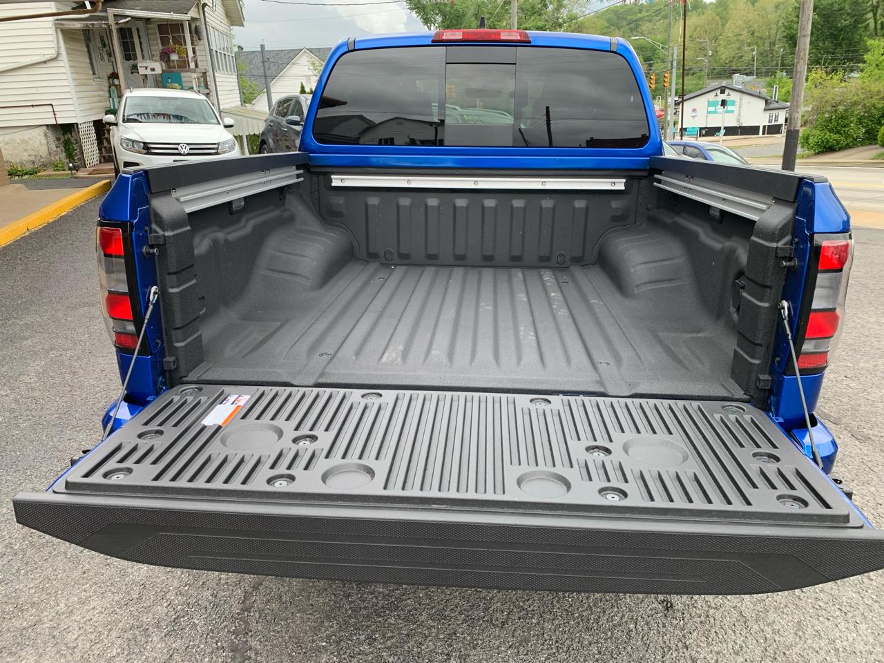 Nissan Frontier PRO-4X Crew Cab 4WD 2026