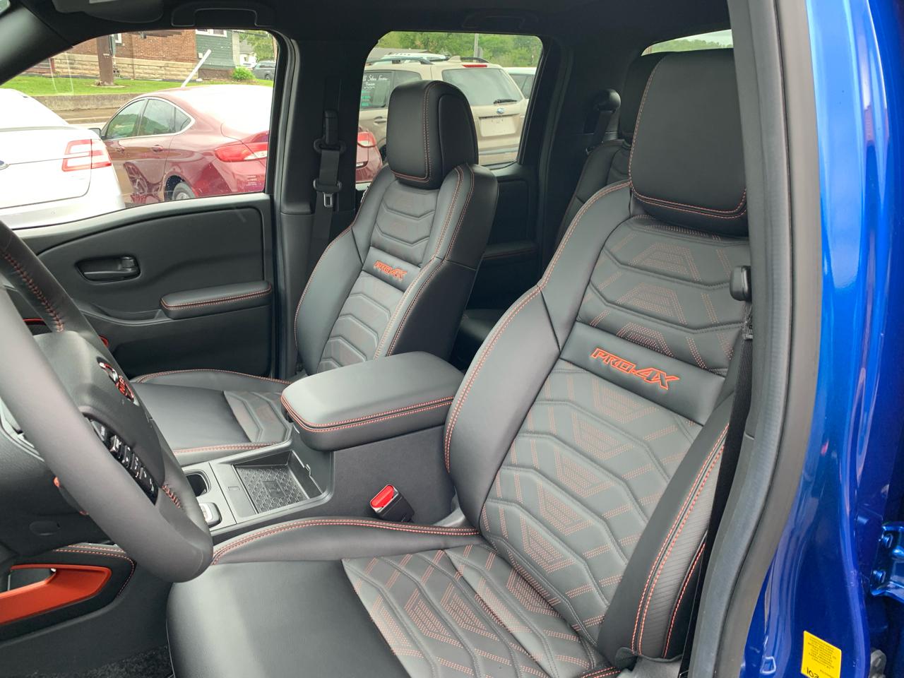 Nissan Frontier PRO-4X Crew Cab 4WD 2026
