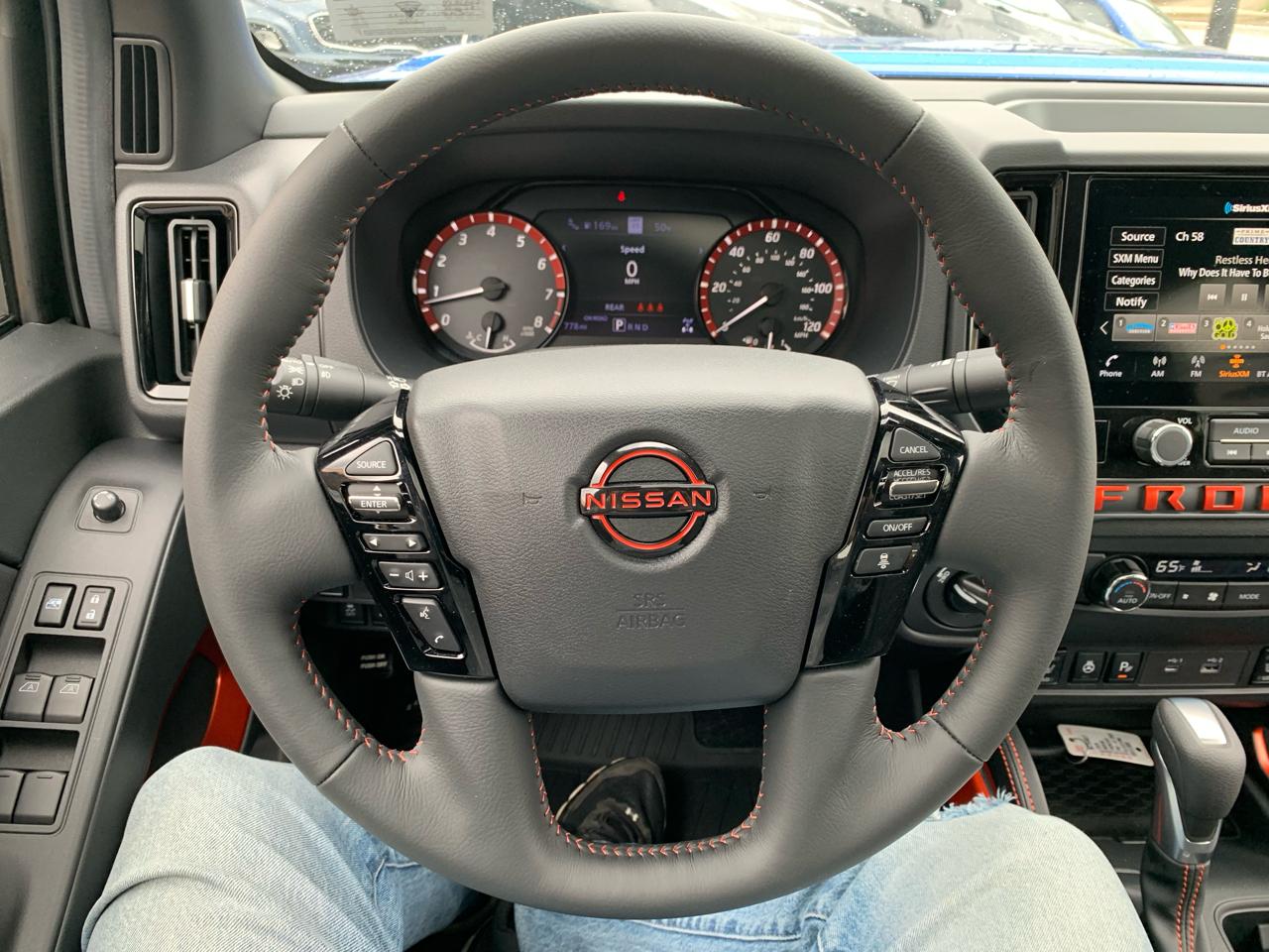 Nissan Frontier PRO-4X Crew Cab 4WD 2026