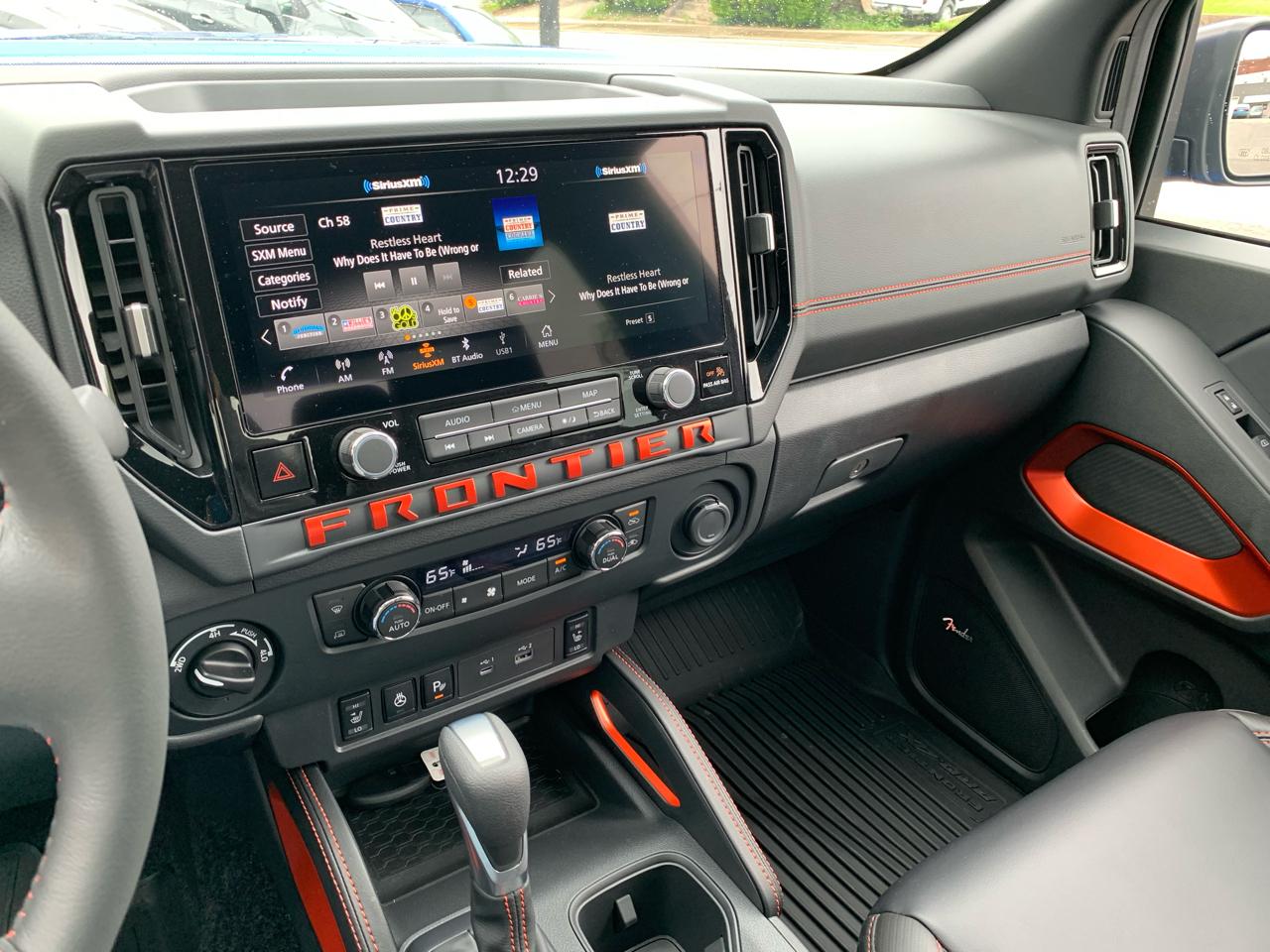 Nissan Frontier PRO-4X Crew Cab 4WD 2026