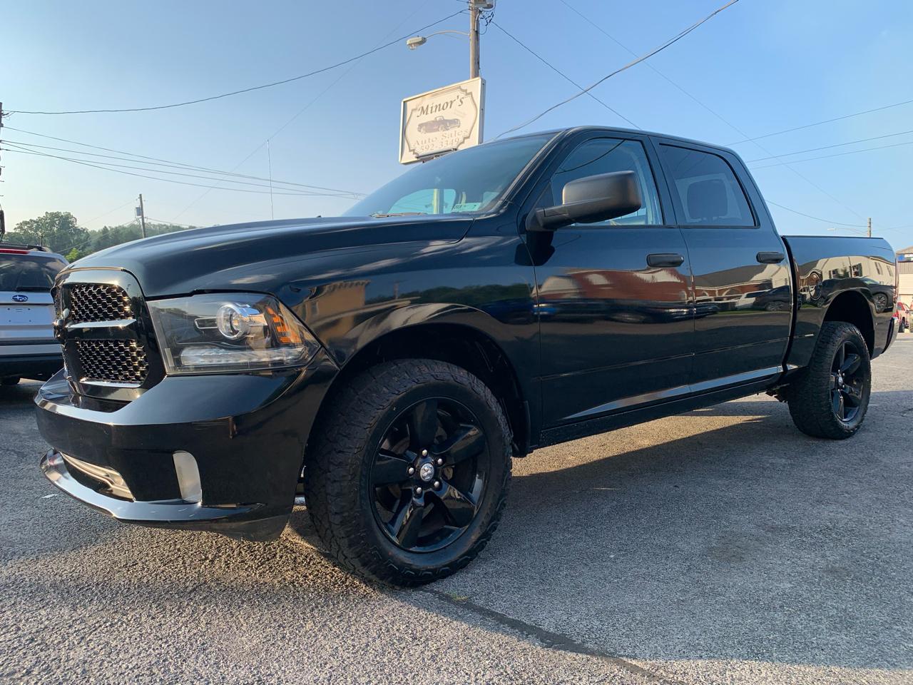 RAM 1500 4WD Crew Cab 140.5" Express 2014