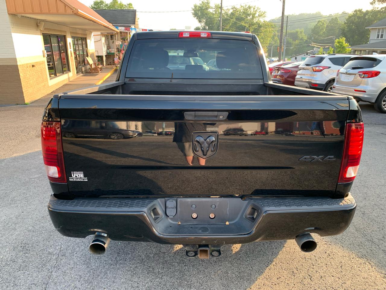 RAM 1500 4WD Crew Cab 140.5" Express 2014