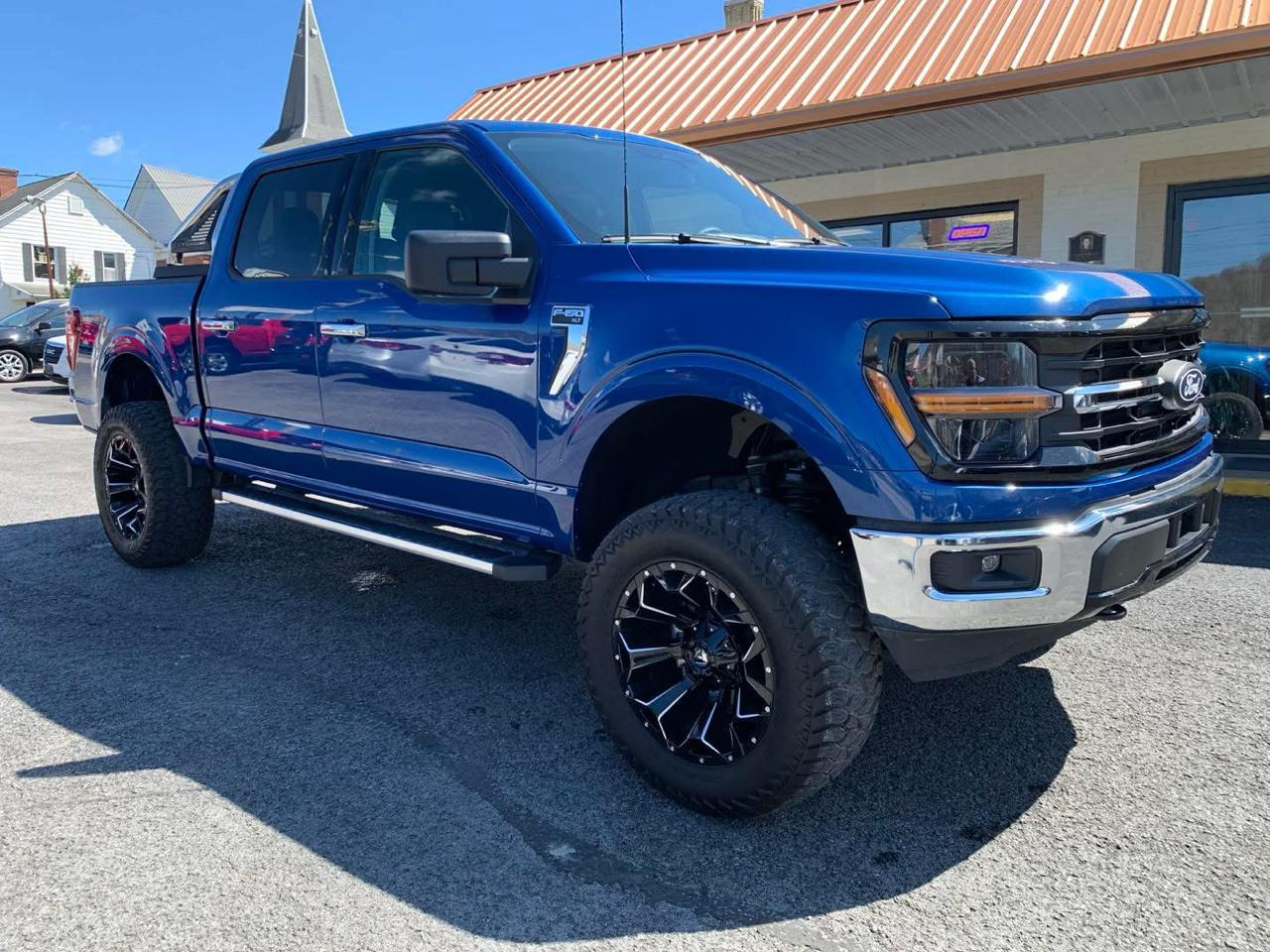 Ford F-150 4WD SuperCrew 145" XLT 2025