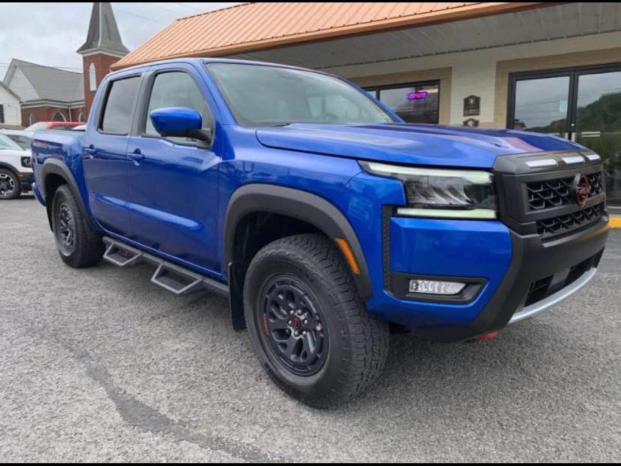 Nissan Frontier PRO-4X Crew Cab 4WD 2026
