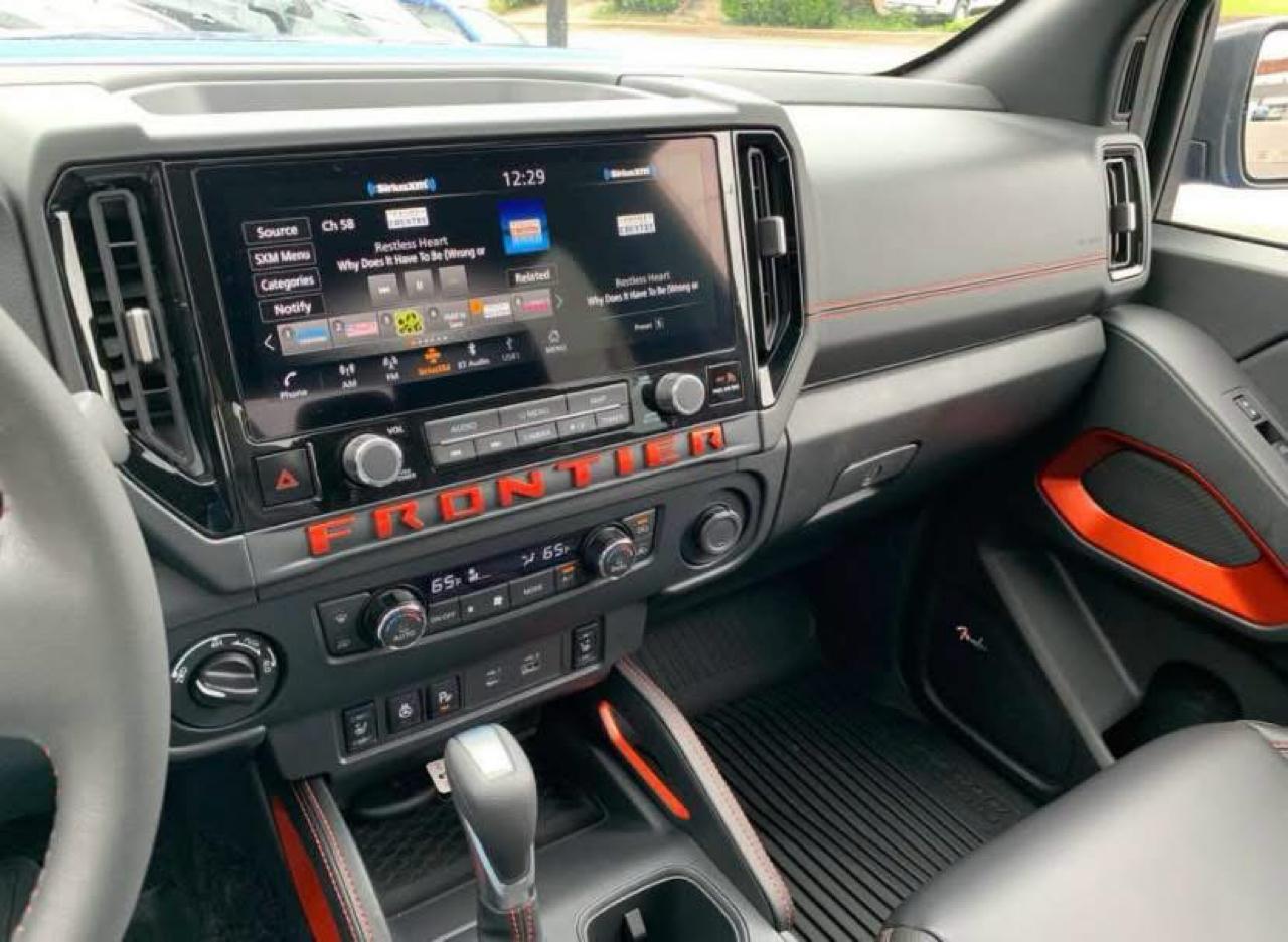 Nissan Frontier PRO-4X Crew Cab 4WD 2026