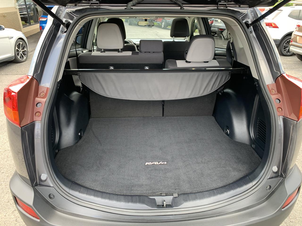 Toyota RAV4 XLE AWD 2015