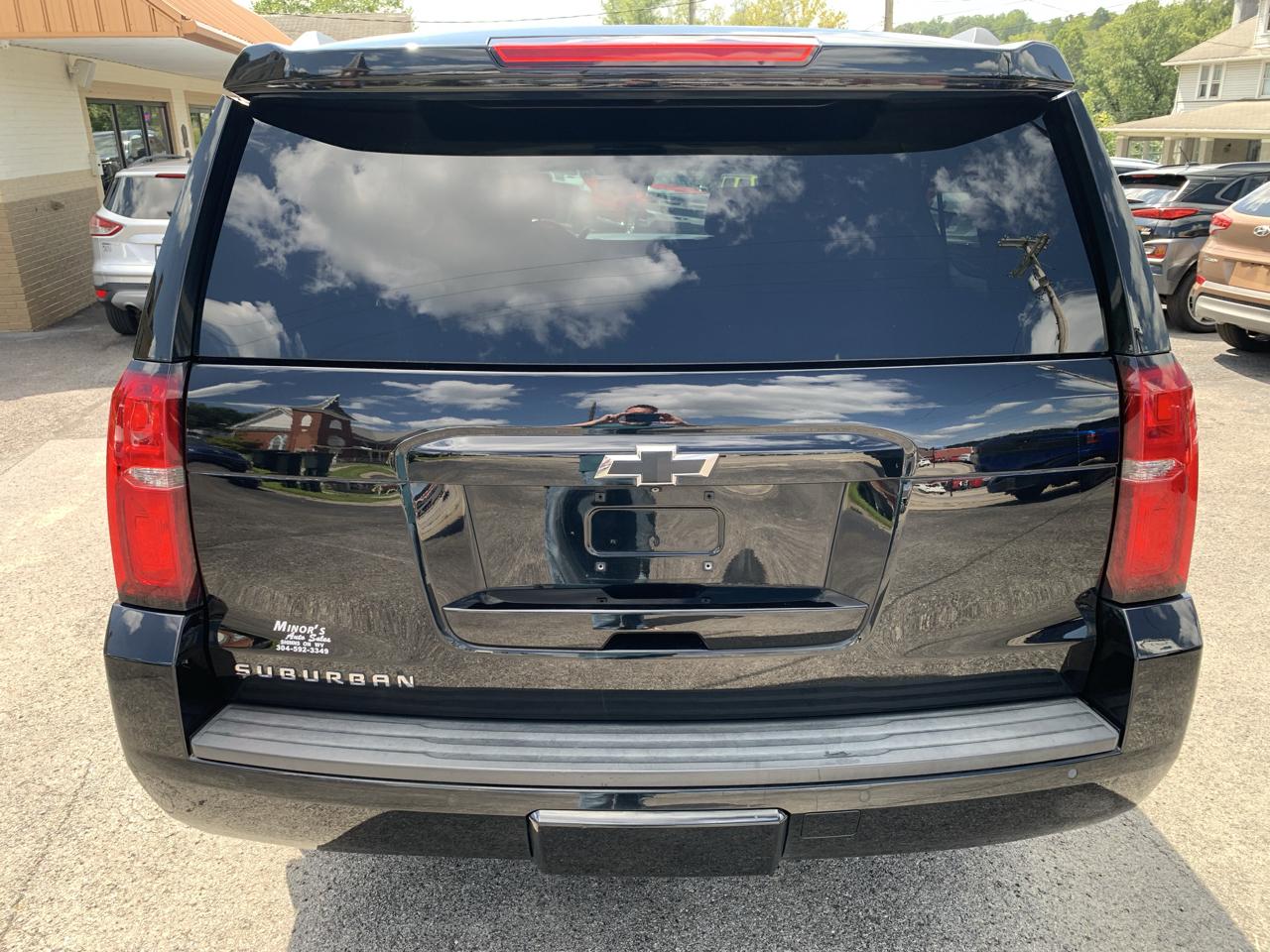 Chevrolet Suburban LT 4WD 2019