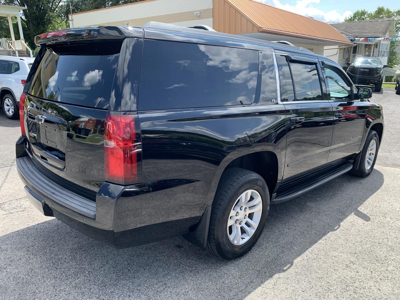 Chevrolet Suburban LT 4WD 2019