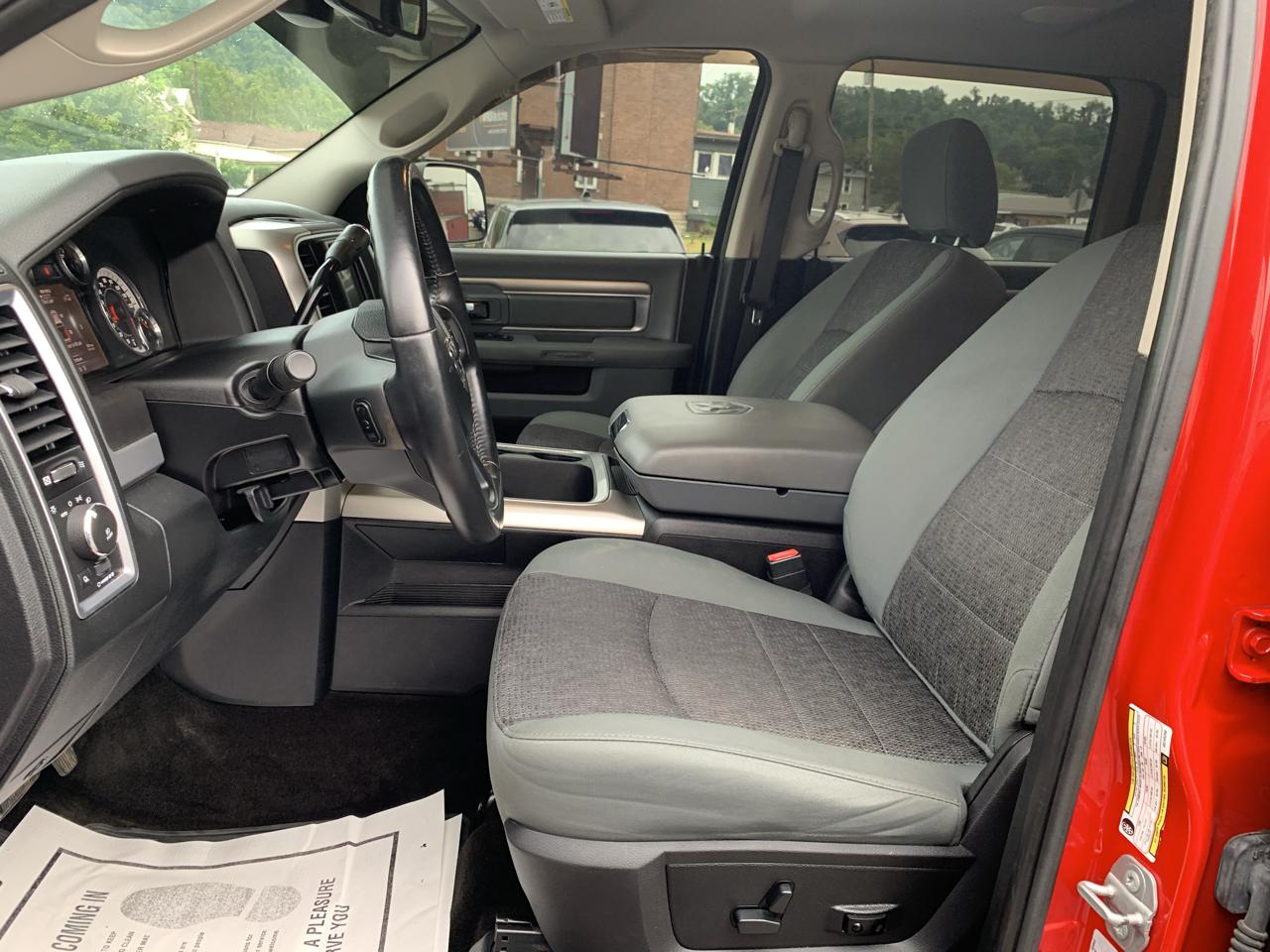 RAM 2500 SLT Crew Cab SWB 4WD 2016