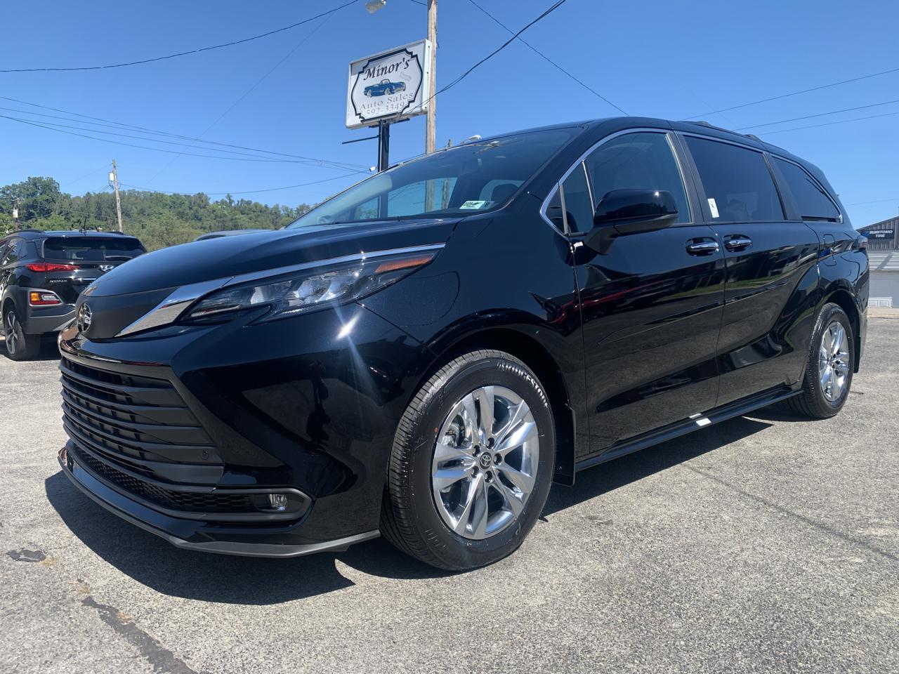 Toyota Sienna XLE 7-Passenger AWD 2026