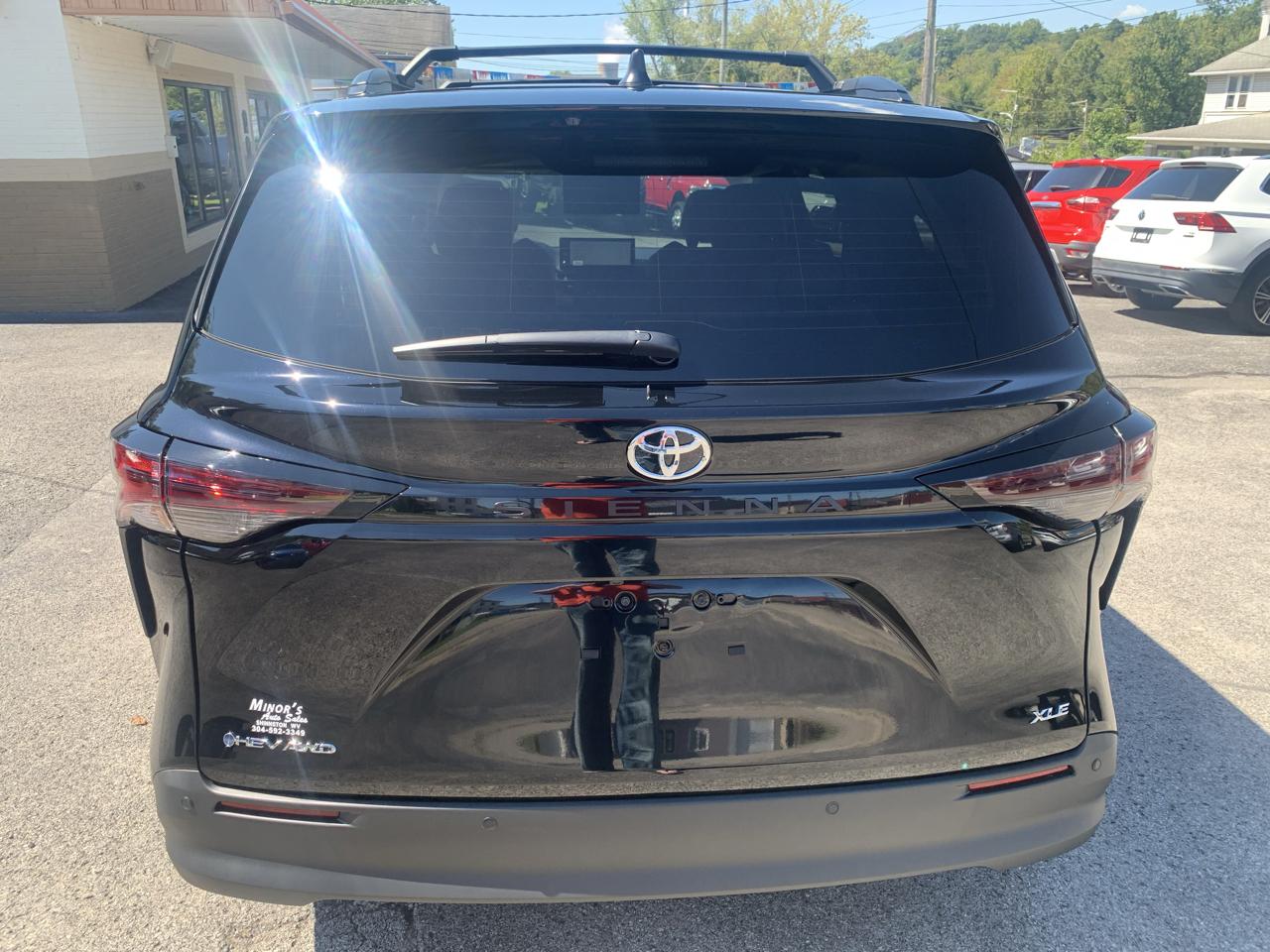 Toyota Sienna XLE 7-Passenger AWD 2026