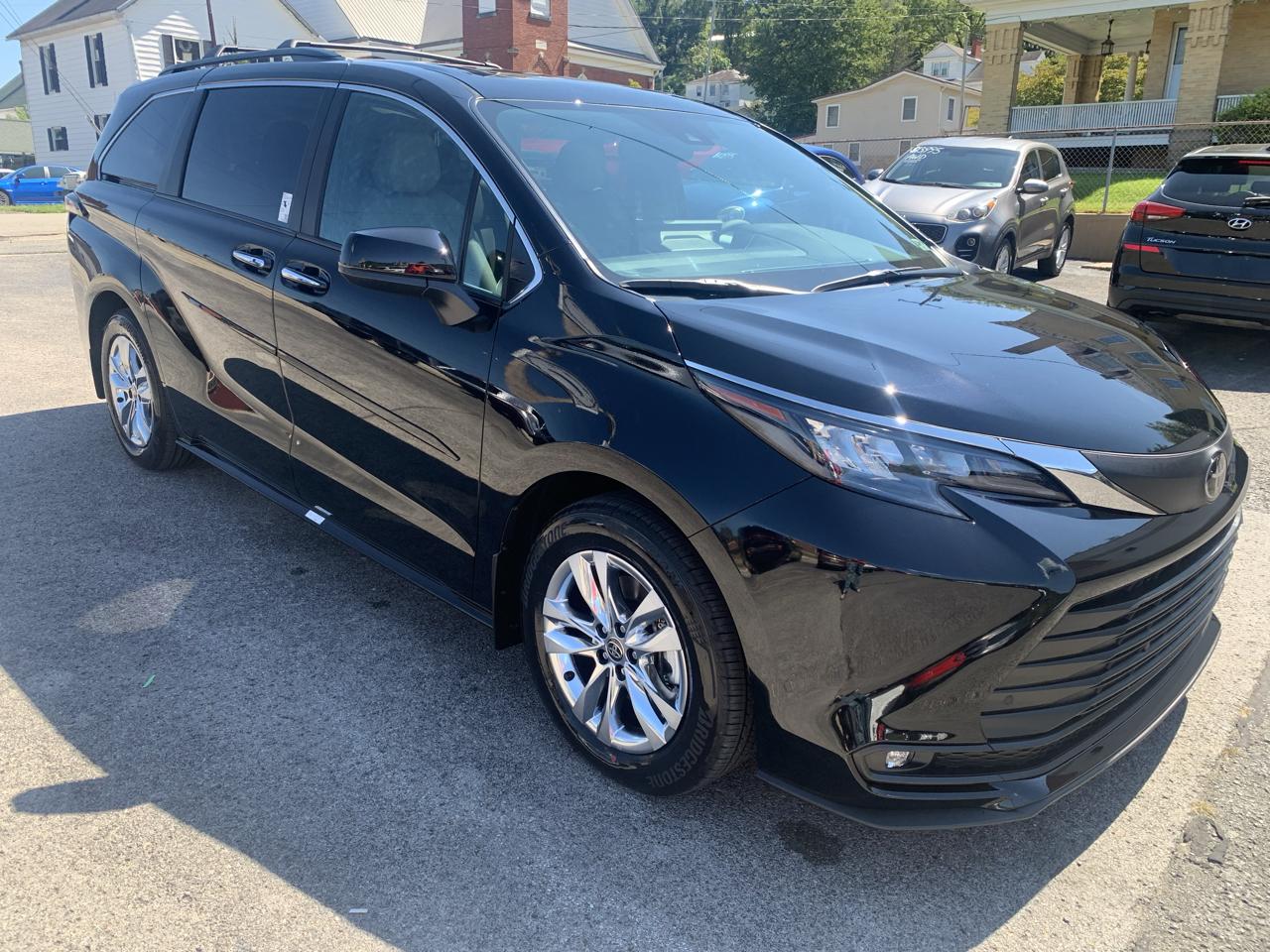 Toyota Sienna XLE 7-Passenger AWD 2026