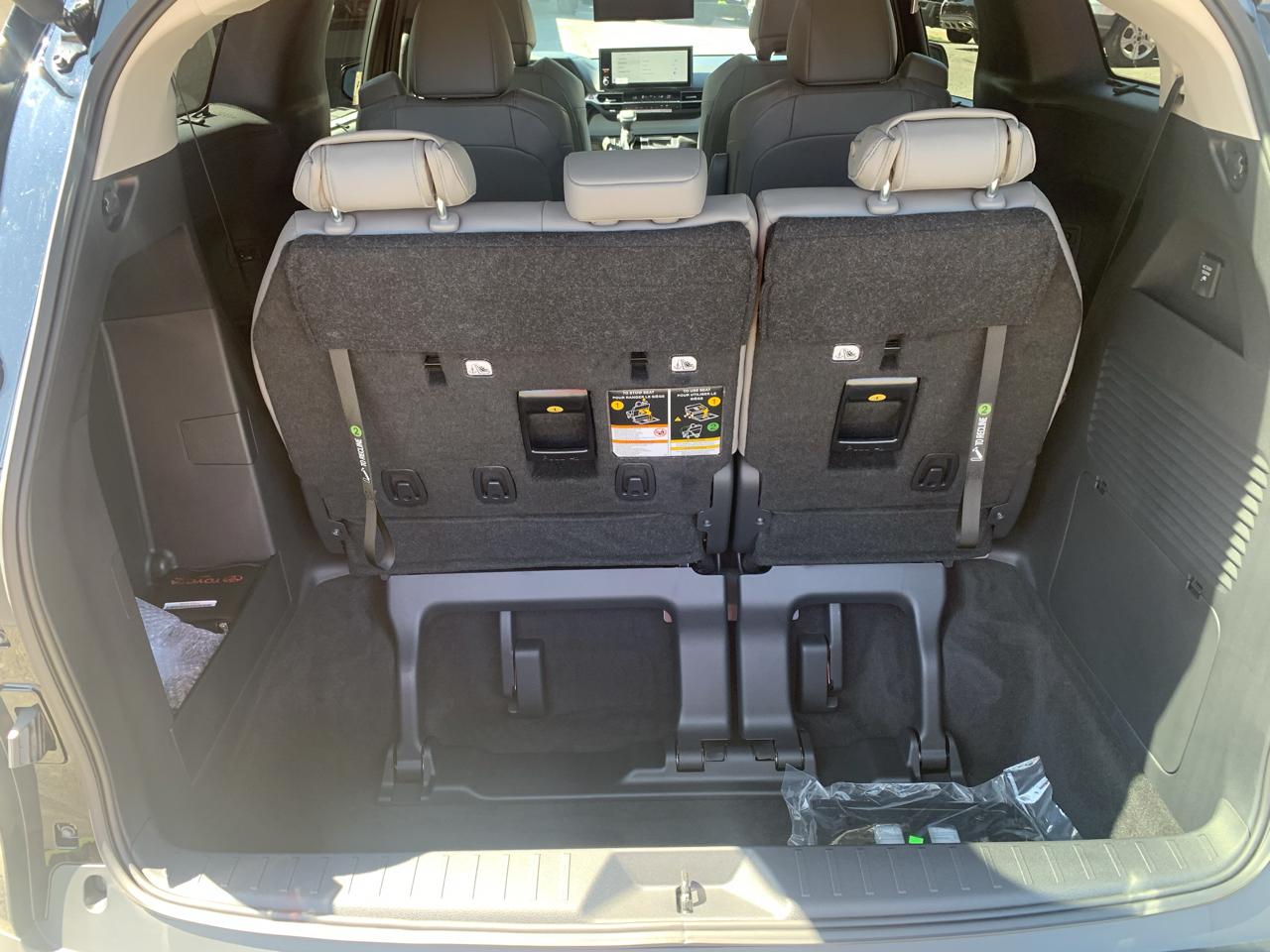 Toyota Sienna XLE 7-Passenger AWD 2026