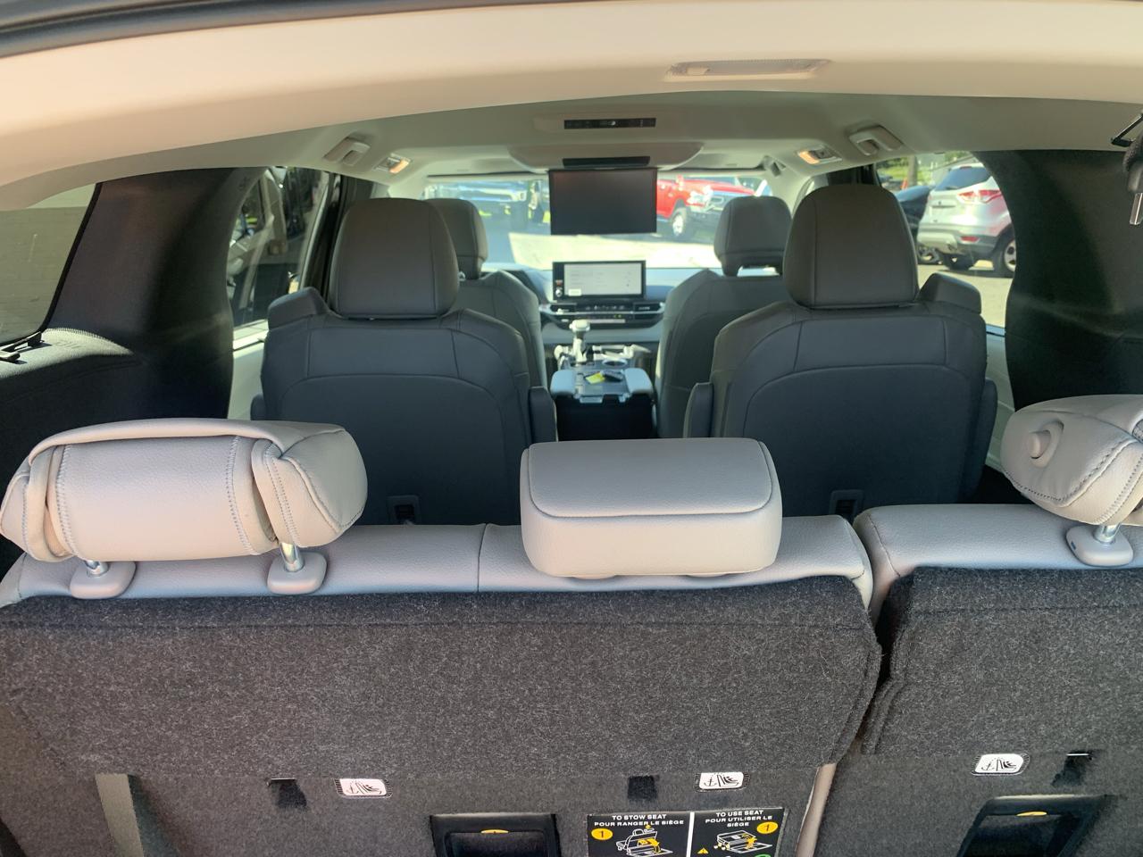 Toyota Sienna XLE 7-Passenger AWD 2026