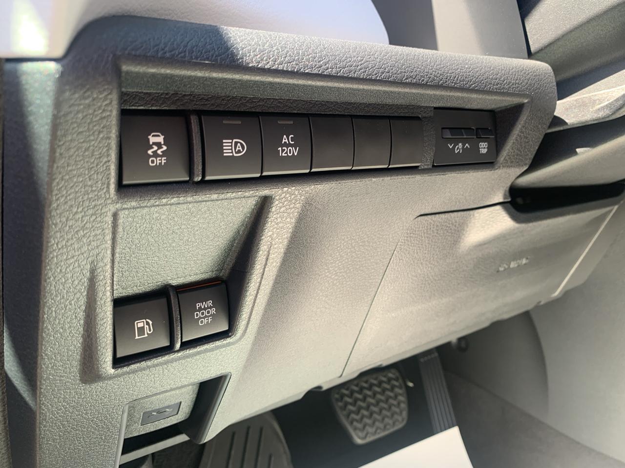 Toyota Sienna XLE 7-Passenger AWD 2026