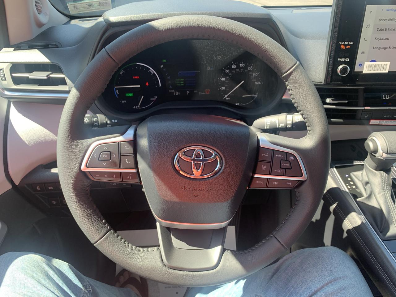 Toyota Sienna XLE 7-Passenger AWD 2026