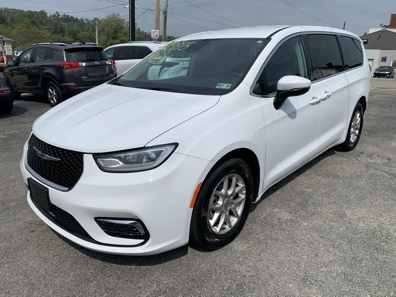 Chrysler Pacifica Touring L 2023