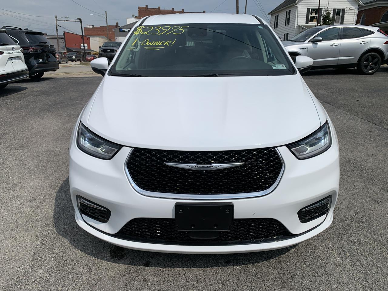 Chrysler Pacifica Touring L 2023