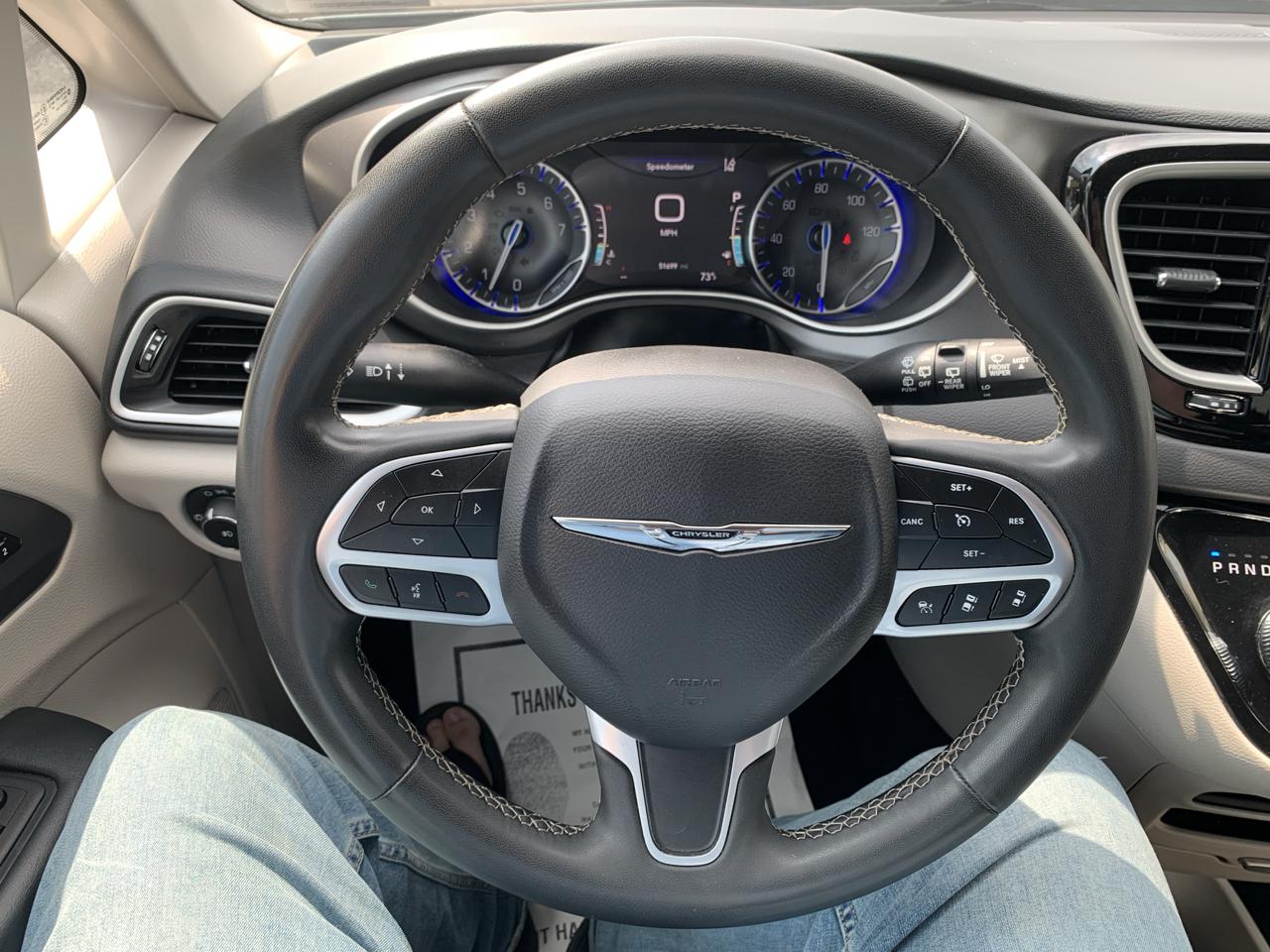 Chrysler Pacifica Touring L 2023