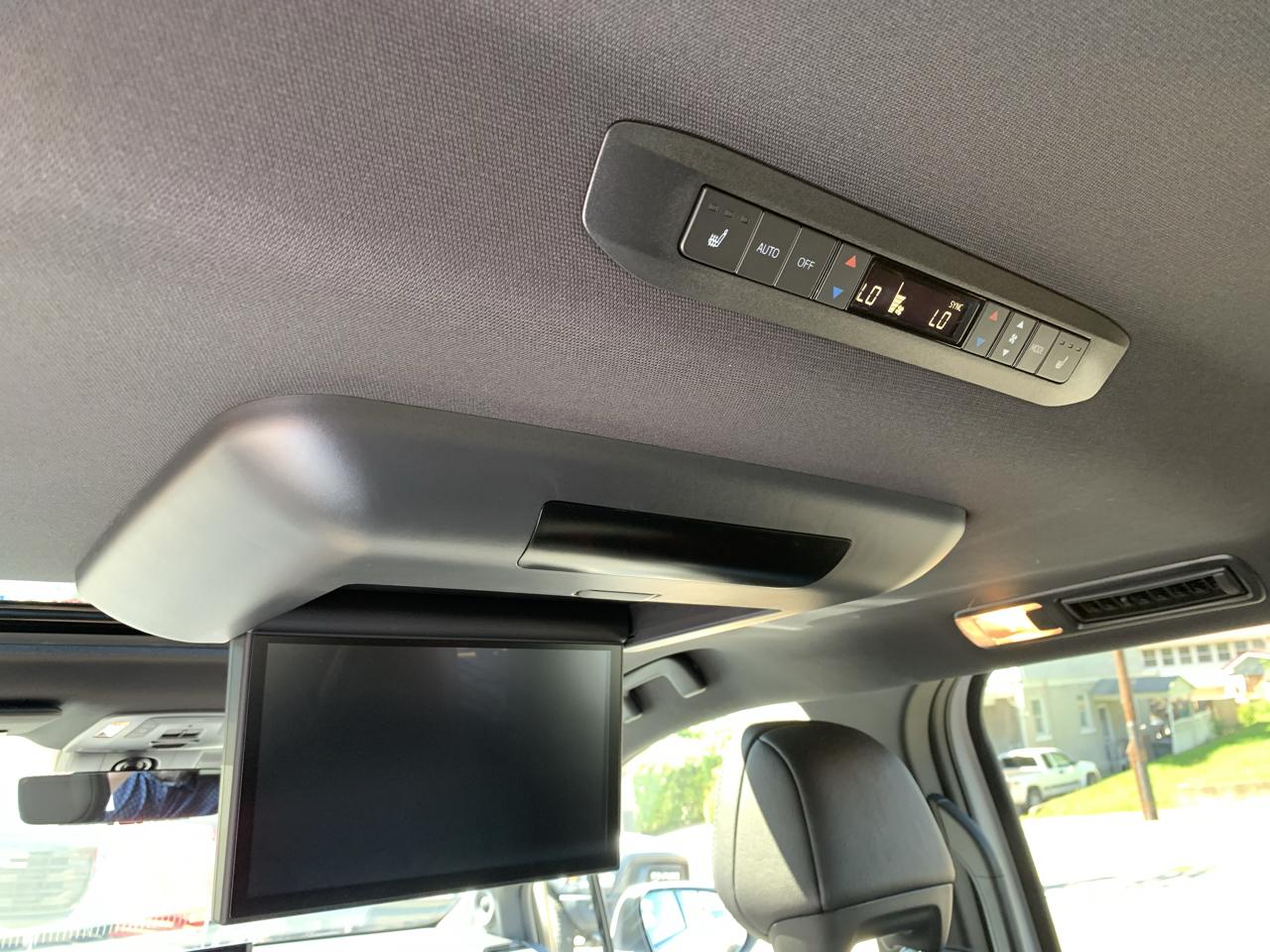 Toyota Sienna Platinum 7-Passenger AWD 2025