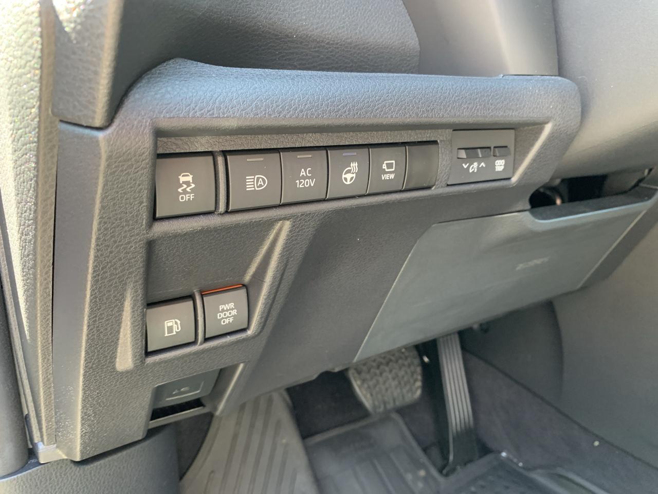 Toyota Sienna Platinum 7-Passenger AWD 2025