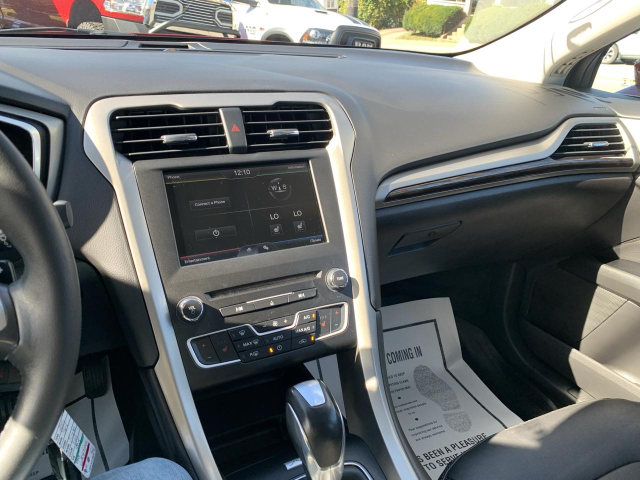 Ford Fusion SE 2016