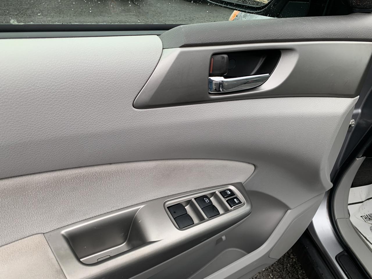 Subaru Forester 2.5X Limited 2010