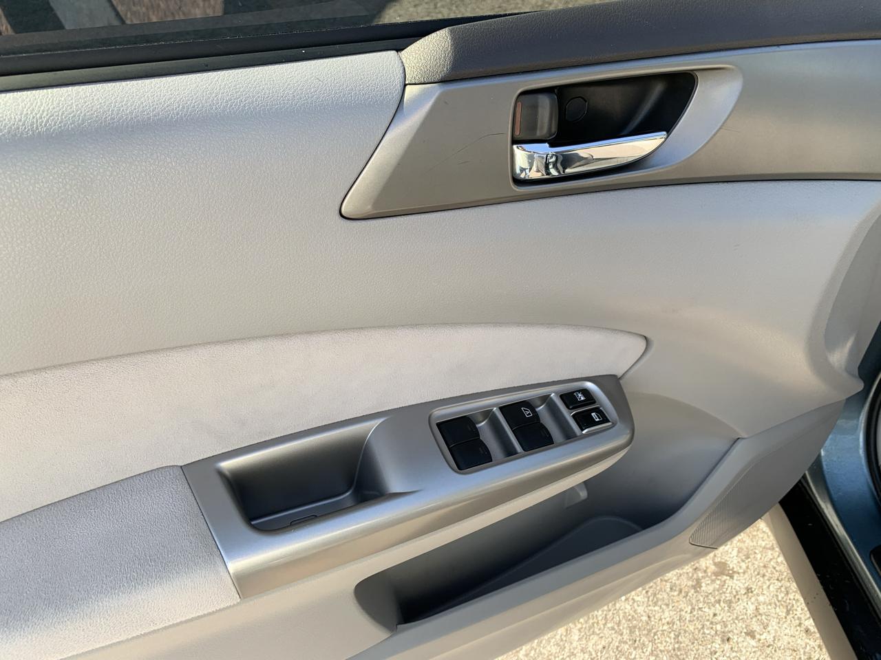 Subaru Forester 2.5X Limited 2010