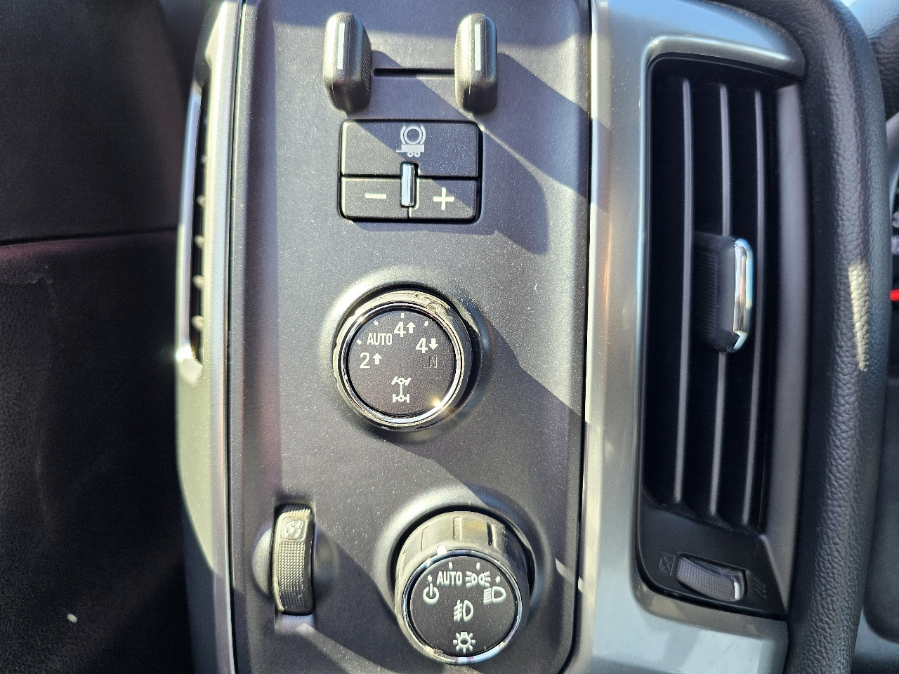 Chevrolet Silverado 1500 LT Crew Cab 4WD 2015