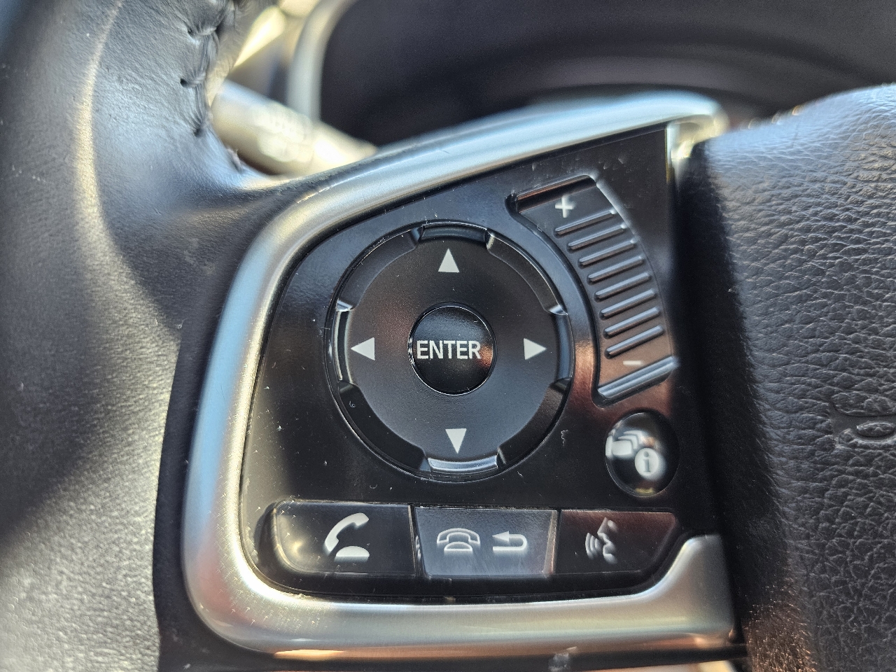 2018 Honda CR-V Touring photo 10