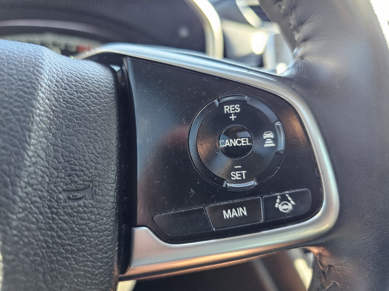 2018 Honda CR-V Touring photo 11