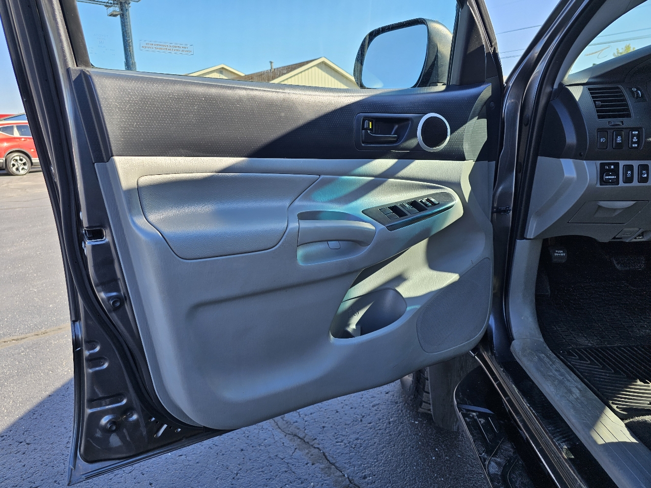 2013 Toyota Tacoma Double Cab V6 4x4 photo 4