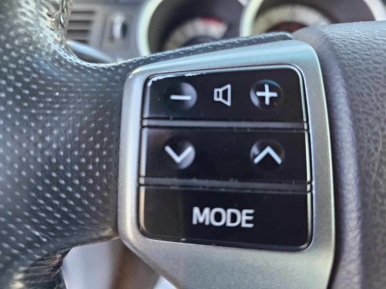 2013 Toyota Tacoma Double Cab V6 4x4 photo 9