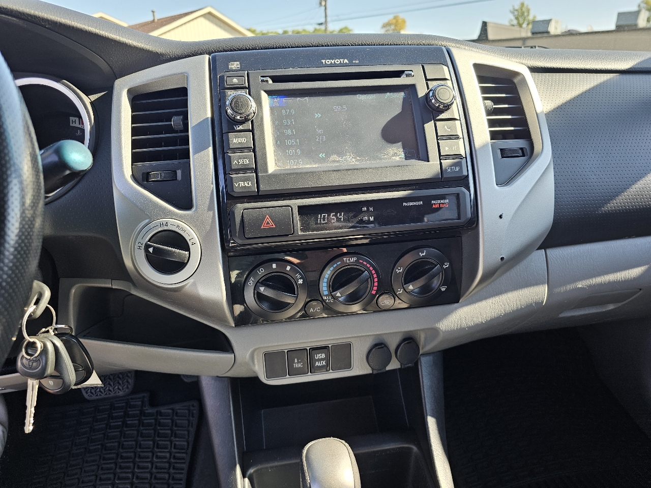 2013 Toyota Tacoma Double Cab V6 4x4 photo 13