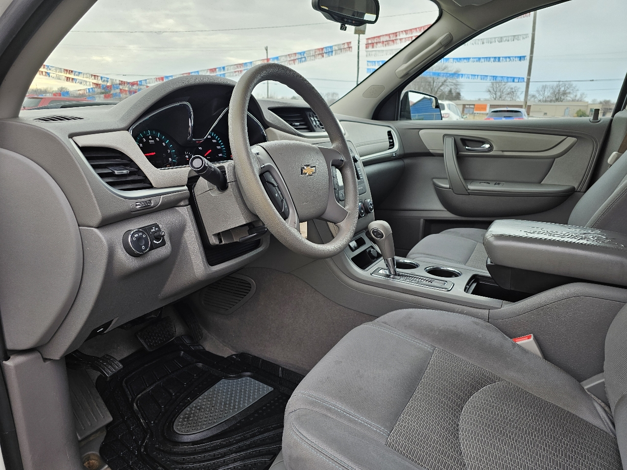 Chevrolet Traverse LS FWD w/PDC 2014