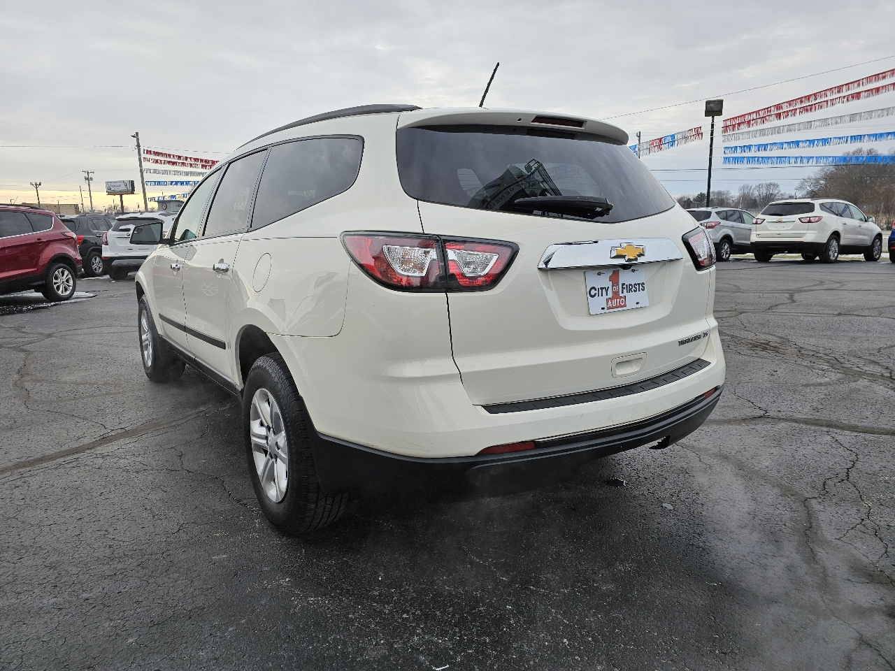 Chevrolet Traverse LS FWD w/PDC 2014