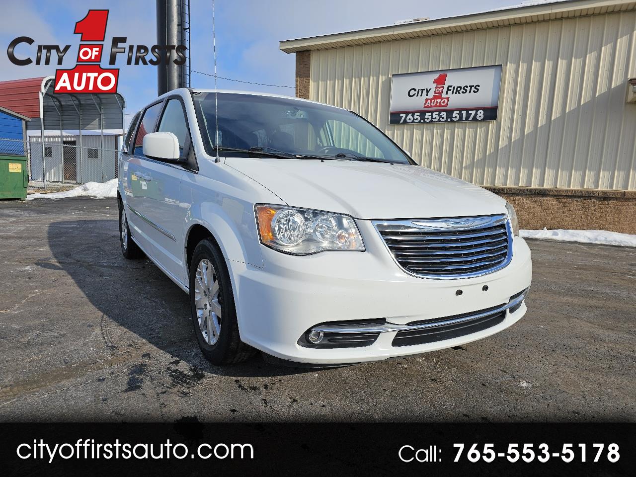 2015 Chrysler Town & Country Touring's photo