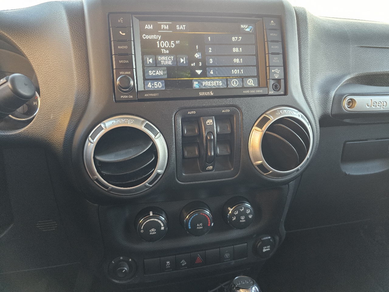 Jeep Wrangler Unlimited Sahara 4WD 2015