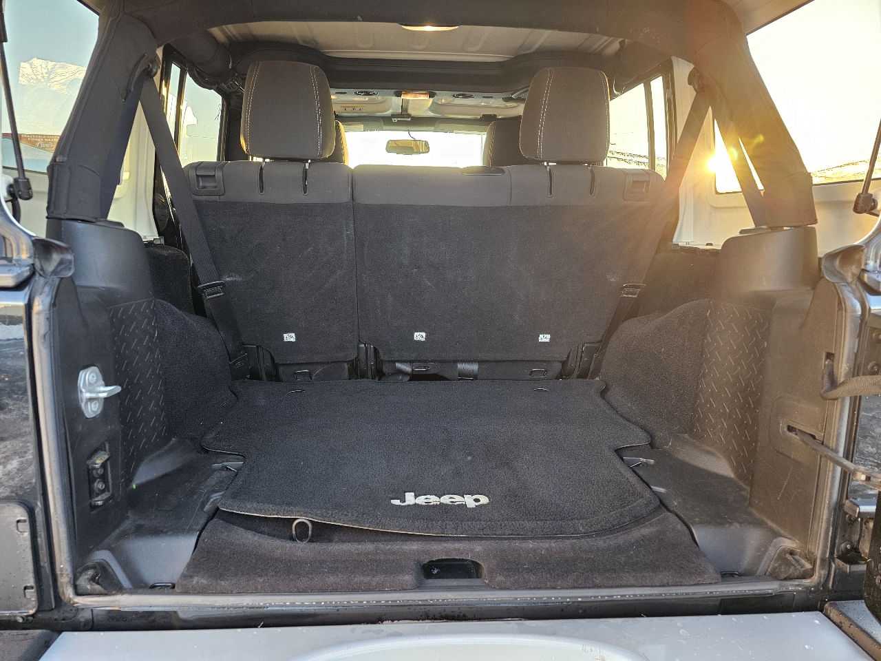 Jeep Wrangler Unlimited Sahara 4WD 2015