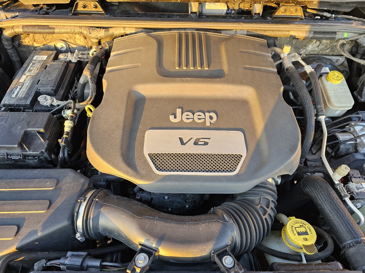 Jeep Wrangler Unlimited Sahara 4WD 2015