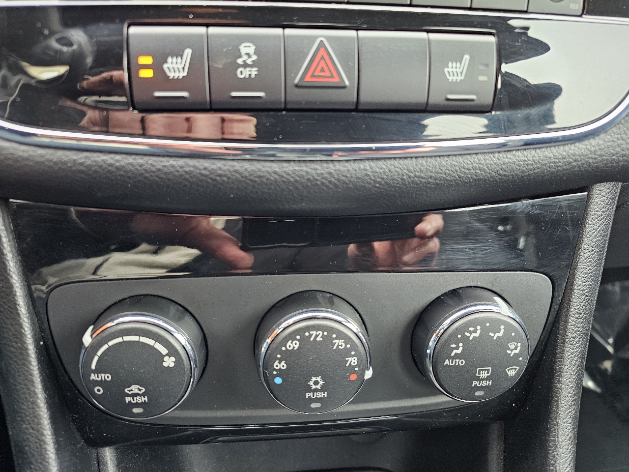 Chrysler 200 Touring 2013