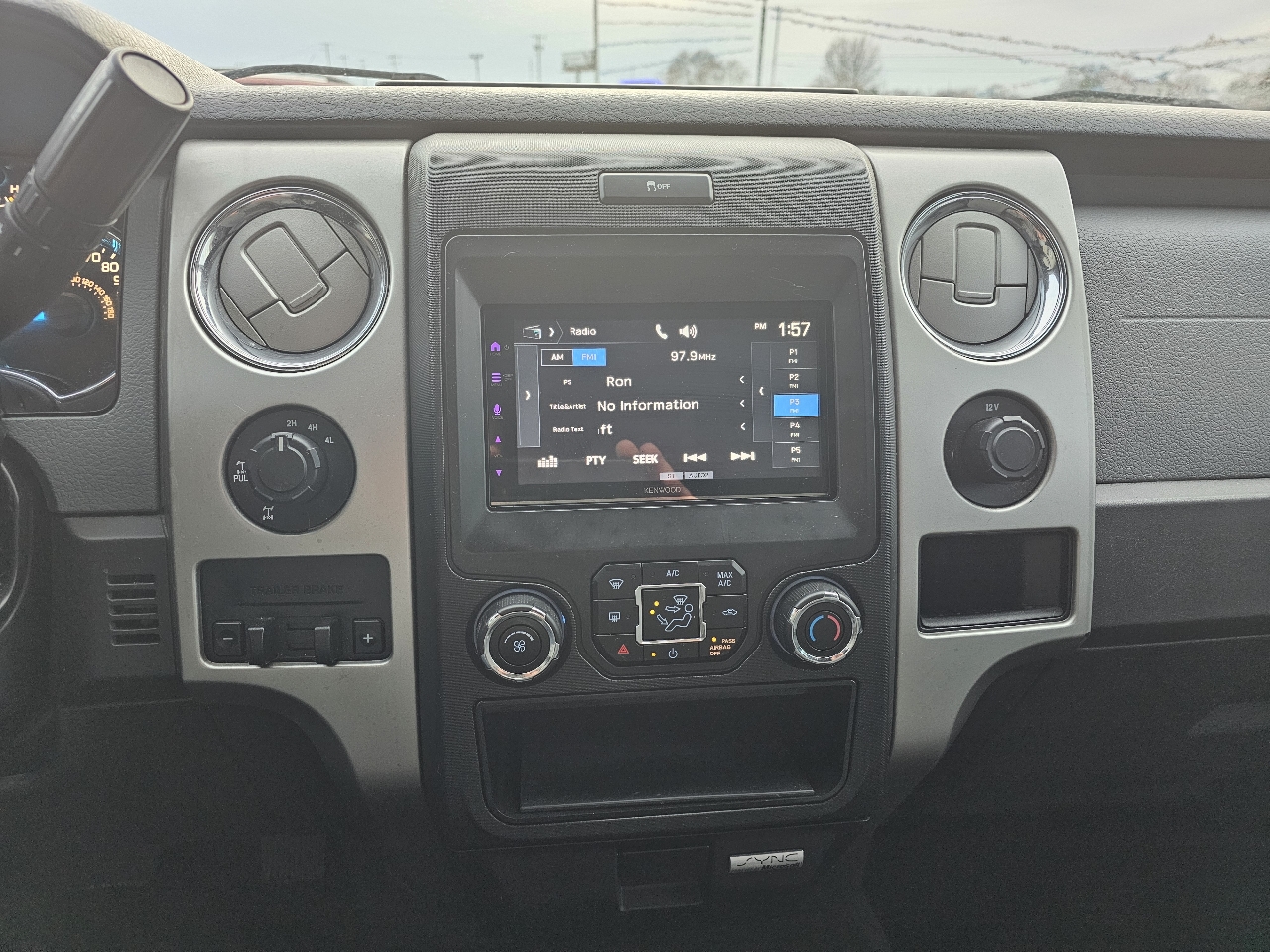 Ford F-150 4WD SuperCrew 139" XLT 2013