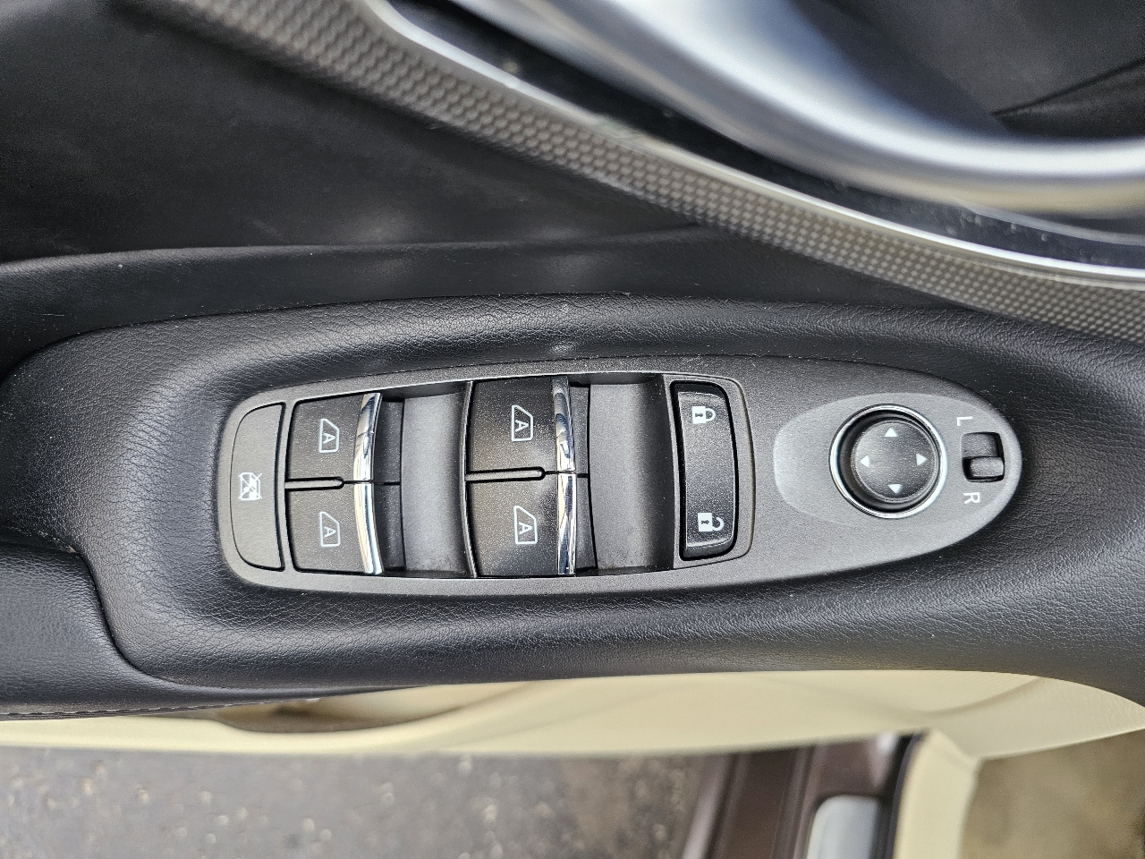 Infiniti Q50 Base AWD 2015