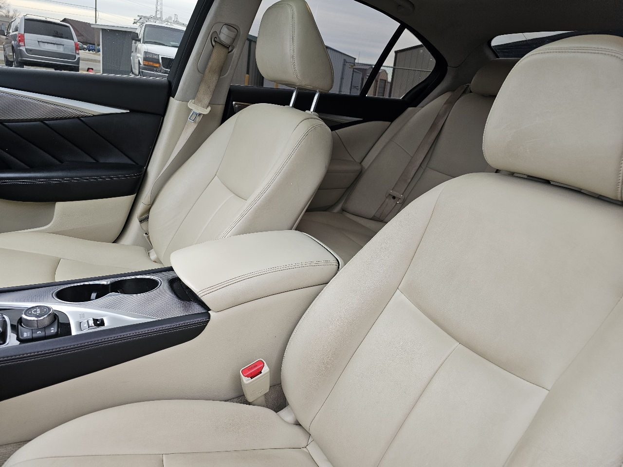 Infiniti Q50 Base AWD 2015