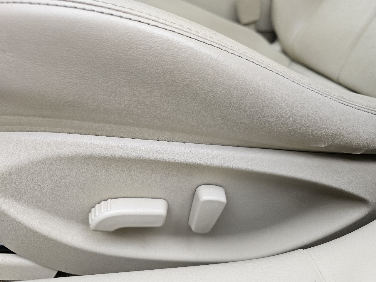 Infiniti Q50 Base AWD 2015