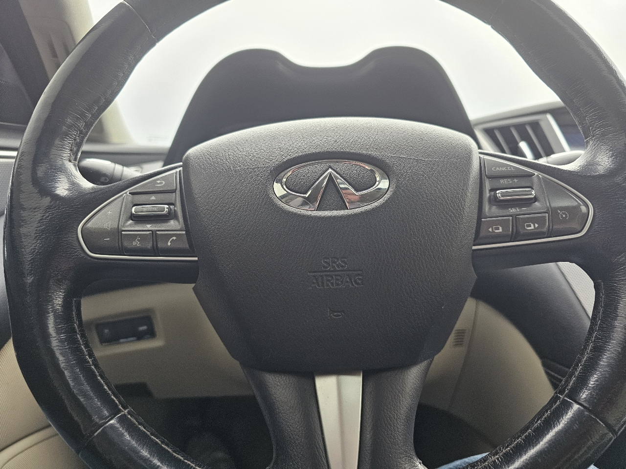 Infiniti Q50 Base AWD 2015