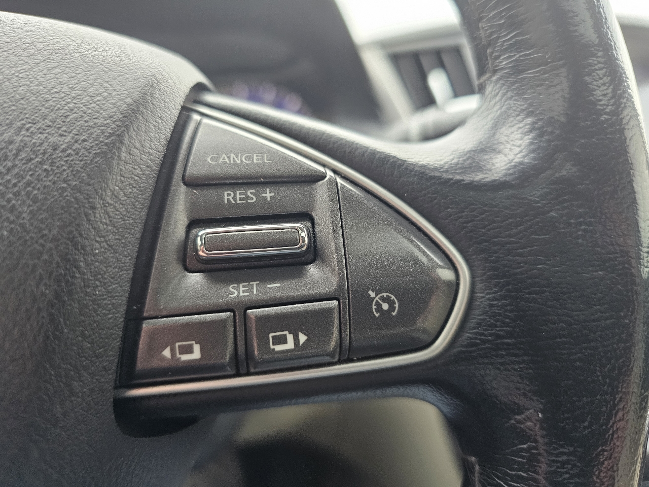 Infiniti Q50 Base AWD 2015