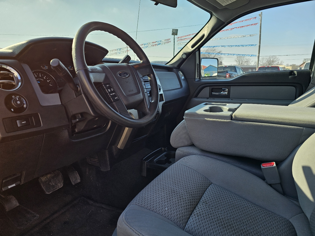 Ford F-150 XL SuperCrew 5.5-ft. Bed 4WD 2014