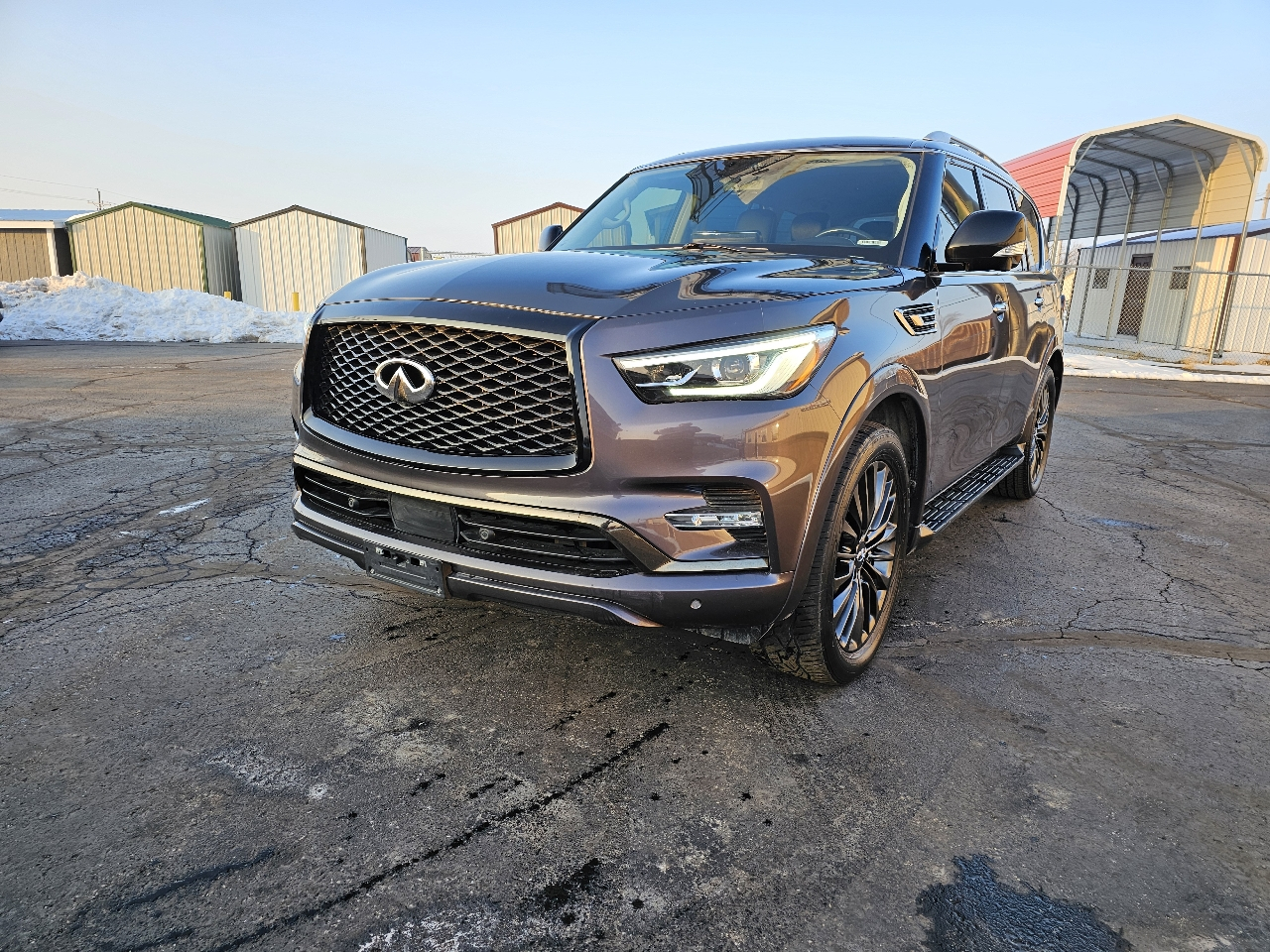 Infiniti QX80 LUXE 2022
