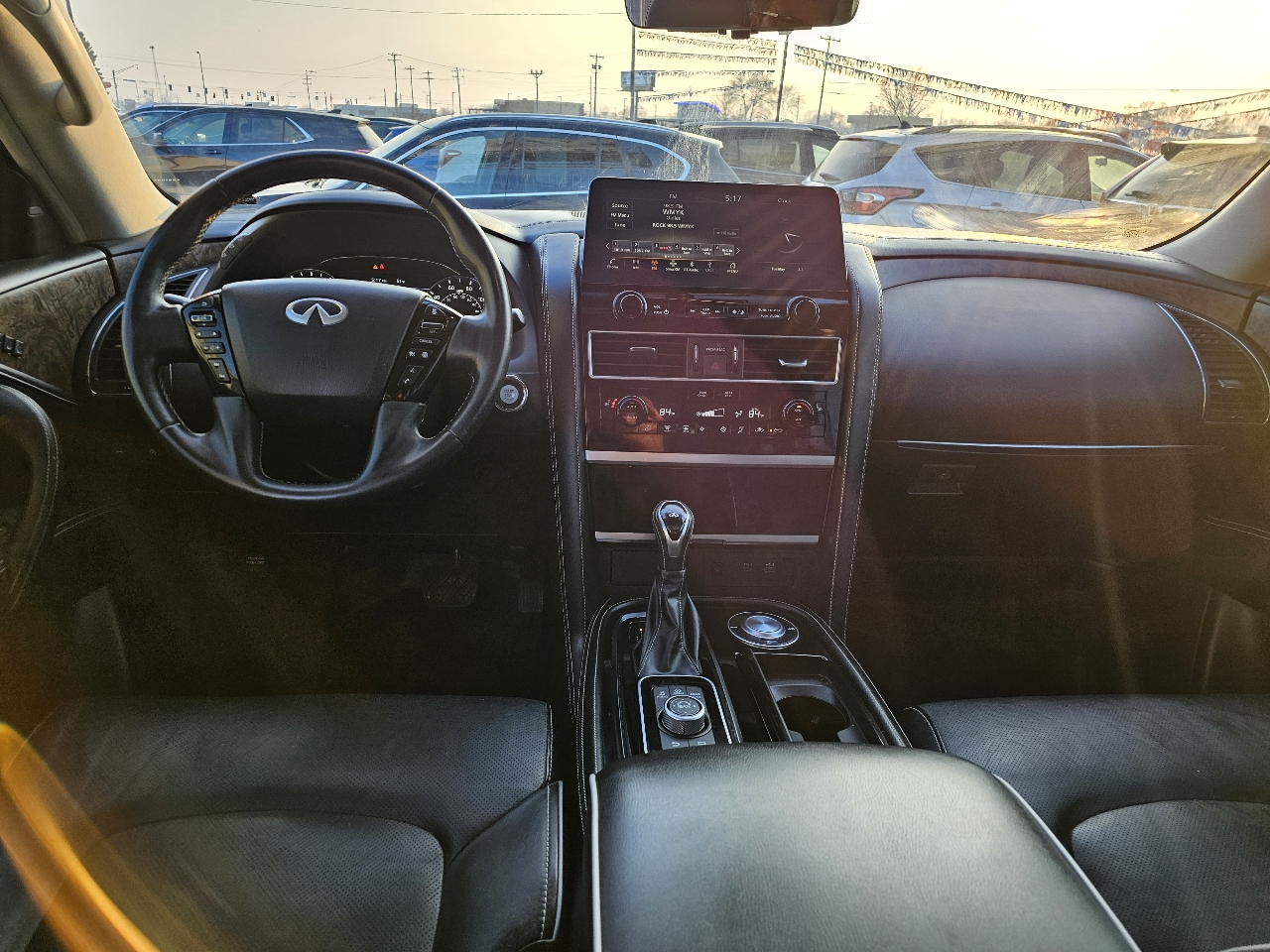 Infiniti QX80 LUXE 2022